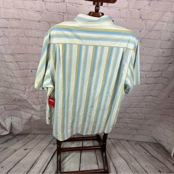 men's levi's short sleeve shirt size XXL NWT - Picture 4 of 4